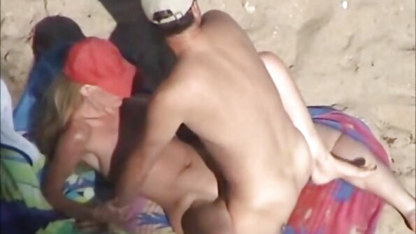 Heiße Mama Alexis Fawx fickt einen geilen bärtigen Kerl